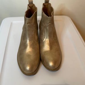 Universal Thread Gold Booties